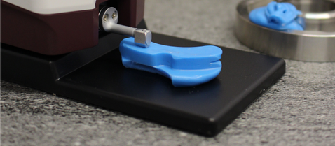 indirect roughness control with plastiform p80Ra and a roughness tester